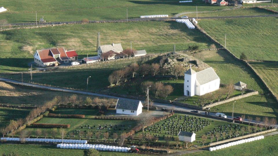 Lenkje til artikkel: Dugnad på kyrkjegarden